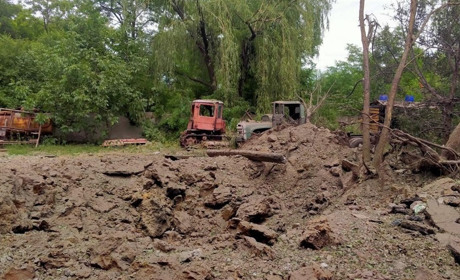 Пошкоджені будинки і школа: ворог продовжує обстрілювати Курахівську та Мар'їнську громади