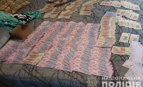 Виготовляли алкоголь і цигарки