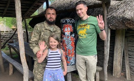 "Великодній передзвін": у Переяславі на ярмарку навчали, частували і збирали кошти для ЗСУ