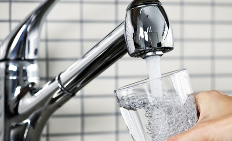 Білопілець виявив черв’яків у воді з-під крану. Що показала перевірка?