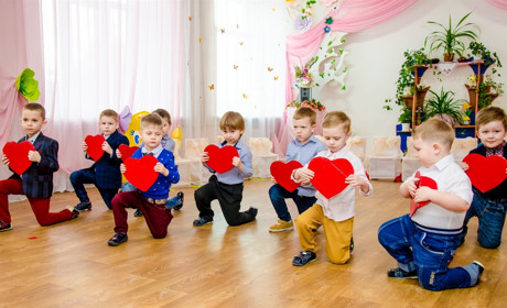 Оркестр ложкарів і авторська поезія: як у сватівському садочку «Малятко» пройшло свято весни