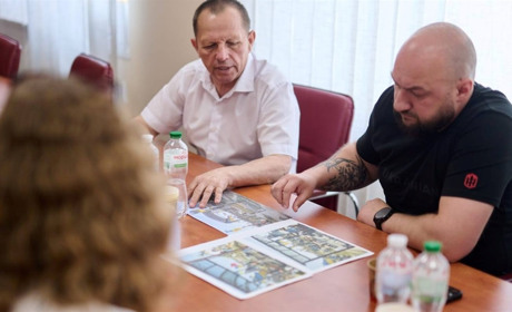 Начальник Хмельницької РВА зустрівся з мешканцями Старокостянтинівської громади: про що говорили