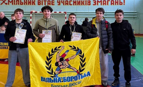 Спортивні події Барської громади: перемоги борців і турнір з козацького двобою