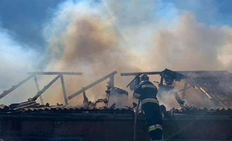 На Кременеччині внаслідок пожежі постраждала господарська будівля