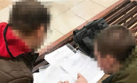По документах в добробаті, а по факту — вдома: податківець намахлював майже 700 тис. грн зарплати