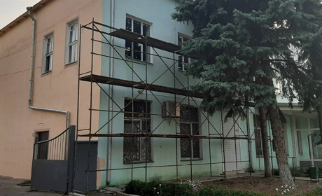 Будівля Укрпошти у Біляївці скоро буде виглядати по-новому