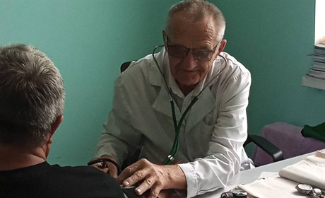 Поки лікар на місці, село не пропаде. Історія Павла Польового, завідувача амбулаторії ПМСД