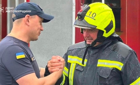 У Звягелі урочисто провели на пенсію пожежного-рятувальника Юрія Ковальківського