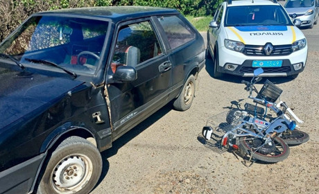Знову ДТП у Біляївці: водійка авто збила 78-річну жінку на електровелосипеді, вона у лікарні