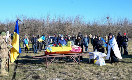 Знайшов останній прихисток на Кагарличчині - в Ставах поховали воїна зі Слов’янська Максима Коржова