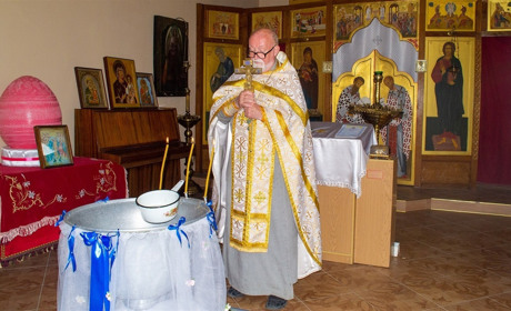 Крест, свеча, икона. Стоимость церковных обрядов в храмах Мелитополя: что почем?