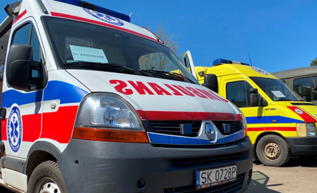 Сарненська лікарня отримала два реанімобілі від польських партнерів