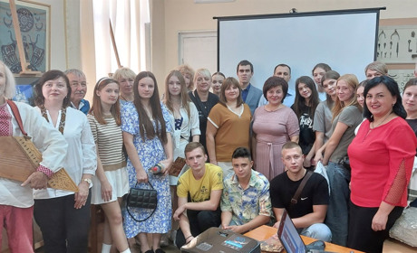 Виставка реліквій давнього Лужанського храму діє в Чернівецькому краєзнавчому музеї