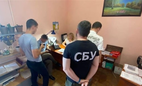 У Новограді викрили злочинну схему оцінки майна: "ліві" працювали під прикриттям ліцензійного