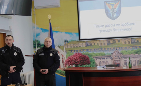 Звіт поліцейських офіцерів громади за 2023 рік на черговому виконкомі у Жмеринці