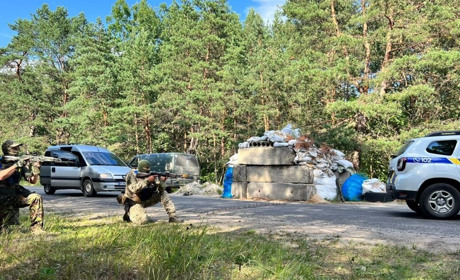 Визволення територій та ліквідація ДРГ: на півночі Житомирщини тривають військові навчання