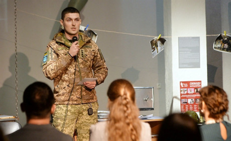 Менянин Ілля Євлаш: «До китайського чаювання, тренажерної зали повернуся вже після перемоги