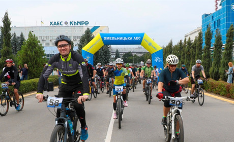 Хмельницька АЕС організувала і провела благодійний велозаїзд "BLUE LAKES RACE 2024"