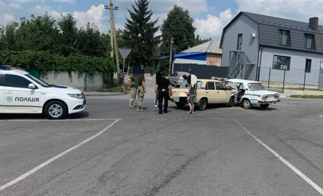 Виїхав на зустрічну: В Барі внаслідок ДТП травмувалися 74-річний чоловік та 71-річна жінка