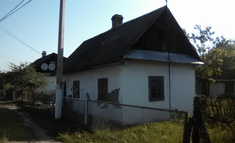 Володимирецькі рятувальники погасили палаючий житловий будинок