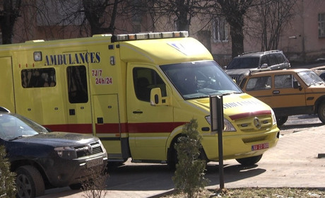 Перші поранені, брак ліків і поїздкі через ворожі блокпости. Про медичну галузь на початку війни