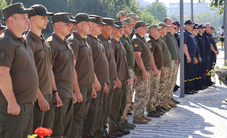 В Южноукраїнську відзначили День Прапора України: урочистості та нагородження. Фоторепортаж