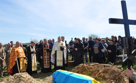 Був майстром на всі руки: у Буданові, що на Чортківщині, схоронили 38-річного воїна Кобильника Юрія