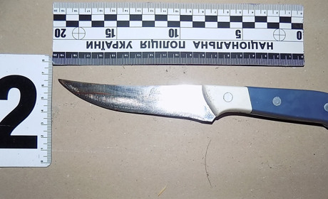 В Біляївському районі  охоронець магазину зарізав чоловіка, з яким пив на робочому місці