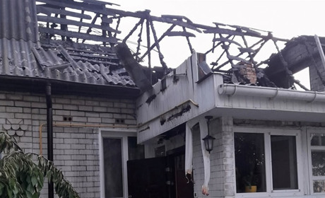 У НІЖИНІ БЛИСКАВКА ВЛУЧИЛА В БУДИНОК, ЛЮДЯМ ПОТРІБНА ДОПОМОГА!