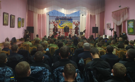 Слова благодарности, грамоты и концерт: Измаил поздравил защитников и защитниц Украины