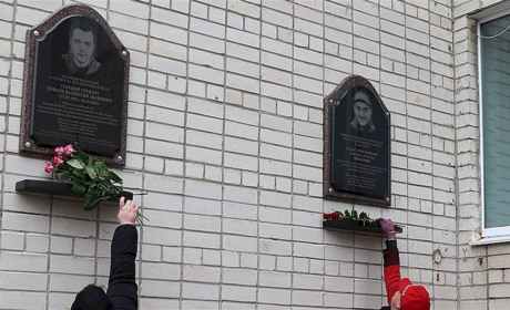 У Вараському ліцеї №5 освятили меморіальні дошки двом випускникам