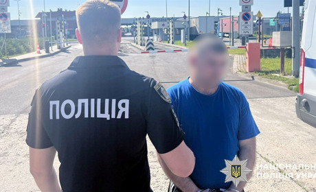 На Хмельниччину доправили чоловіка, якого підозрюють у виготовленні вибухівки для умисного вбивства