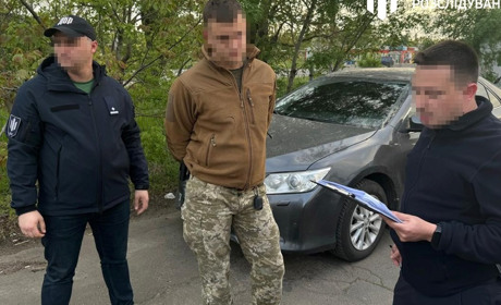 На Одещині командир-прикордонник вимагав з підлеглого військовослужбовця хабар 9 тисяч доларів