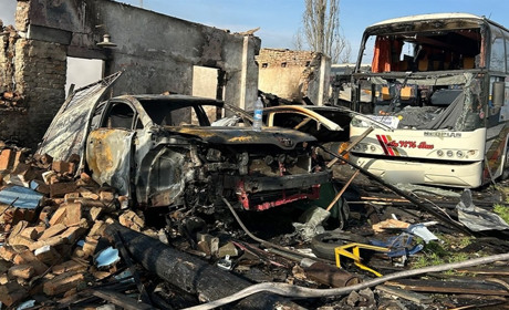 Ворог вночі атакував Одещину: пошкоджено судна, порт і будинки, є постраждалий