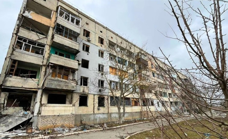 Обстріли на Херсонщині: армія рф цілить у житлові будинки, медичні та навчальні заклади (ФОТО)