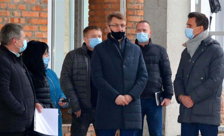 Візит голови ЧОДА Олександра Скічка вселив надію на завершення будівництва басейну у Золотоноші