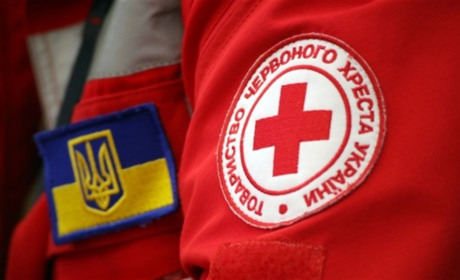 Водія Червоного Хреста доправили до ТЦК під час евакуації з Херсона: бронювання він не мав