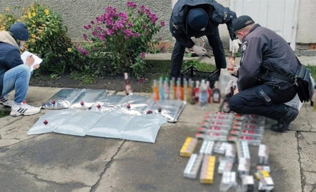 Житель Борівців продавав здому цигарки та спитні напої без дозвільних документів