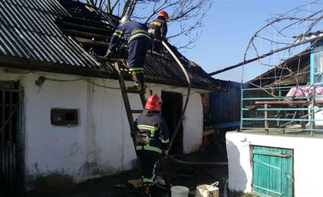 Хто святкував, а хто не присідав. За дні Великодня рятувальники погасили пожежі та знешкодили бомбу