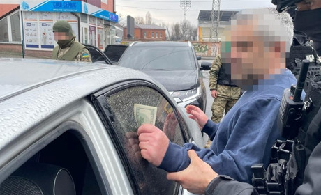 Вартість послуги 2 тисячі доларів. Як військовий із Хмельниччини перенаправляв чоловіків до Польщі