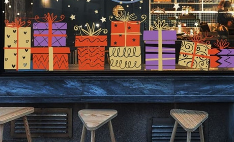 Як створити затишок у домі на свята за допомогою новорічних наклейок на вікна?