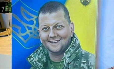 Лікар з Нової Каховки написав портрет Залужного