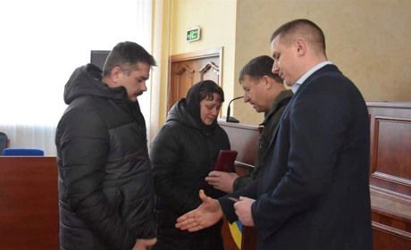 На Звягельщині рідним загиблих захисників України вручили державні нагороди