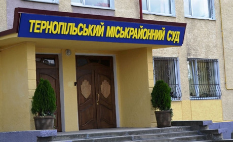 Тероризував і здавав людей: поліцая і ексдепутата з Каховки засудили до 15 років з конфіскацією