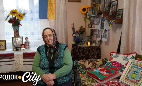 Вишиванка як молитва: історія майстрині з села Кремінна, яка в пам'ять про внука вишиває янголів