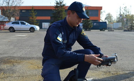 Рятувальники у Сарнах озброїлися квадрокоптером