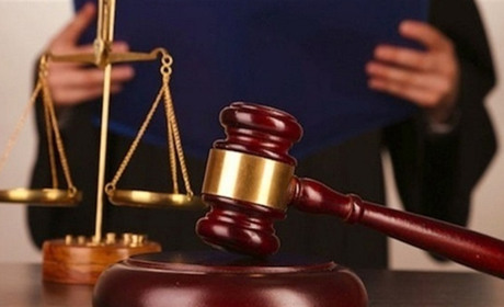 Дрогобицький суд покарав чоловіка, який підпалив автомобіль батьків своєї співмешканки
