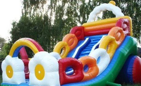 Розваги для маленьких городоччан. Стадіон «Колос» у Городку перетвориться на дитячу розважальну зону