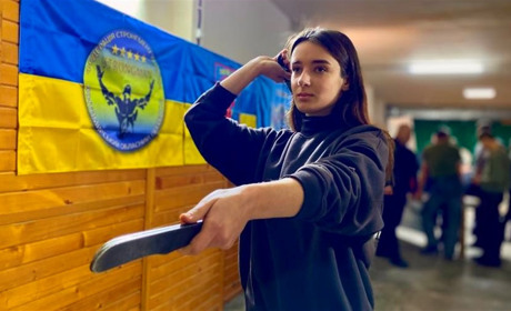 "Сталь, що єднає": у Звягелі пройшла Першість зі спортивного метання ножа та сокири