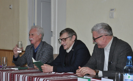 Шевченківський лауреат і не тільки: у Білобожницькій школі «висадився» літературний десант